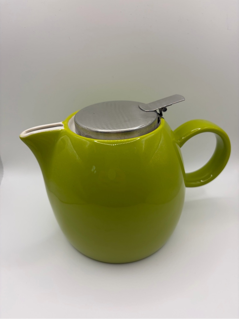 Tea Forte Lime Green 24oz Pugg Teapot with Stainless Steel Infuser